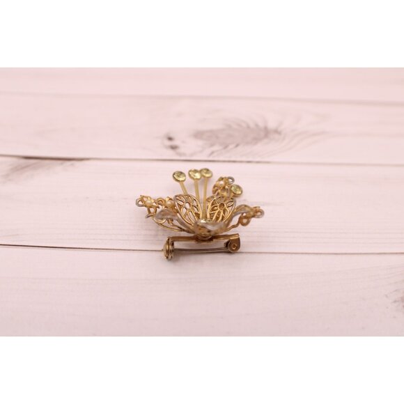 Peridot and Pearl Flower Floral Pin Brooch Lapel Hat Elegant Jewelry Vintage - Picture 4 of 12